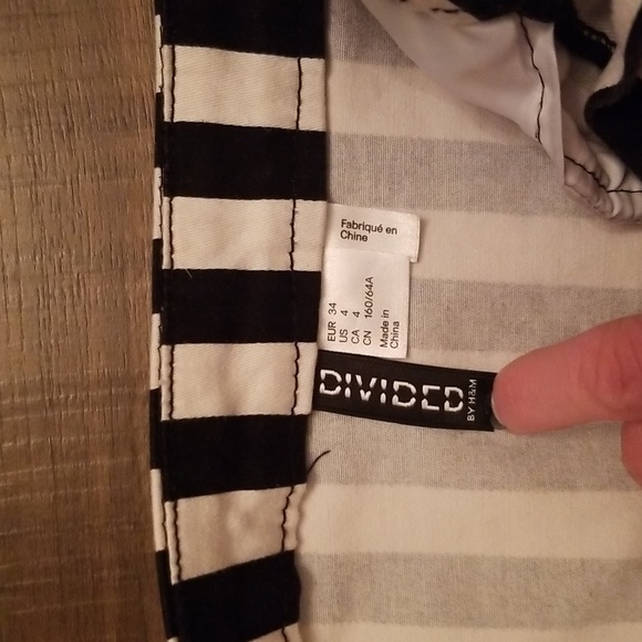 H & M Divided black and white striped mini skirt - Picture 4 of 5